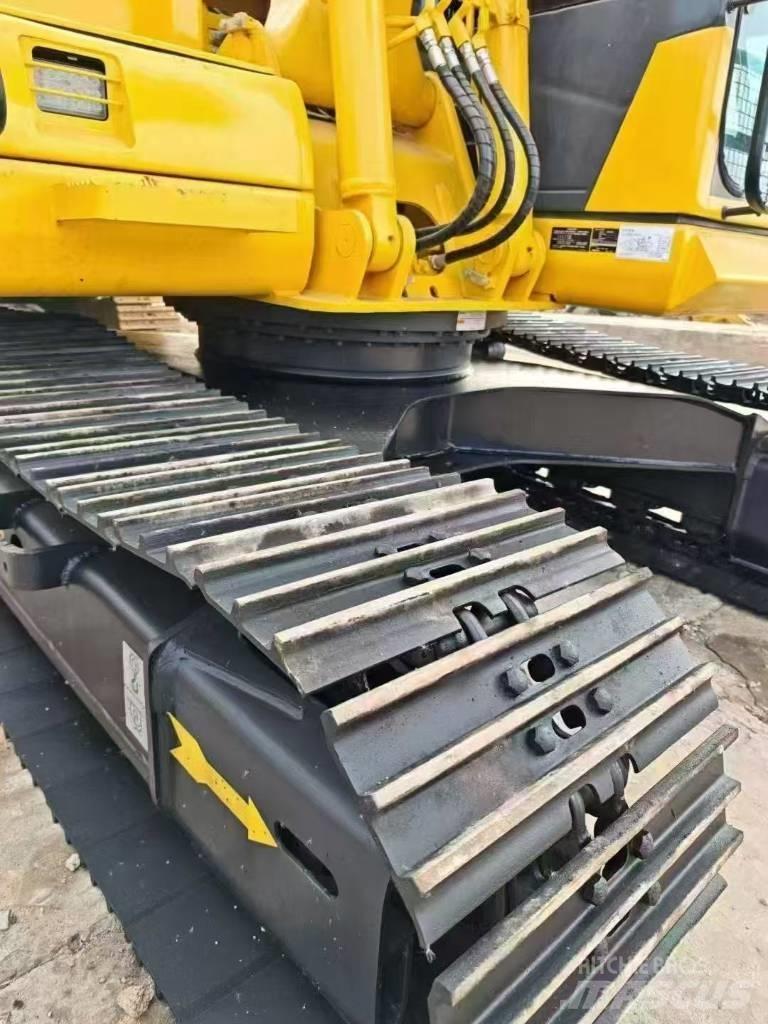 Komatsu 130-7 Excavatoare pe șenile
