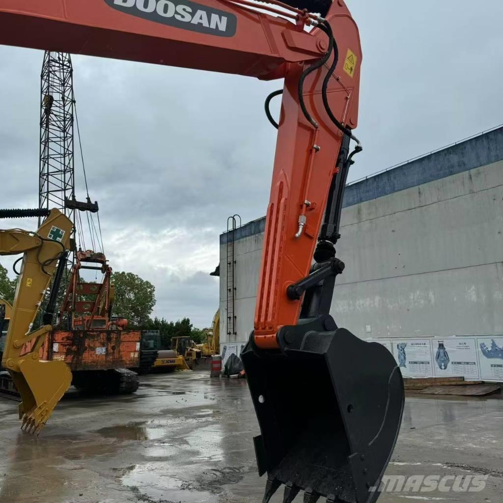 Doosan DX 225 LC Excavatoare pe șenile
