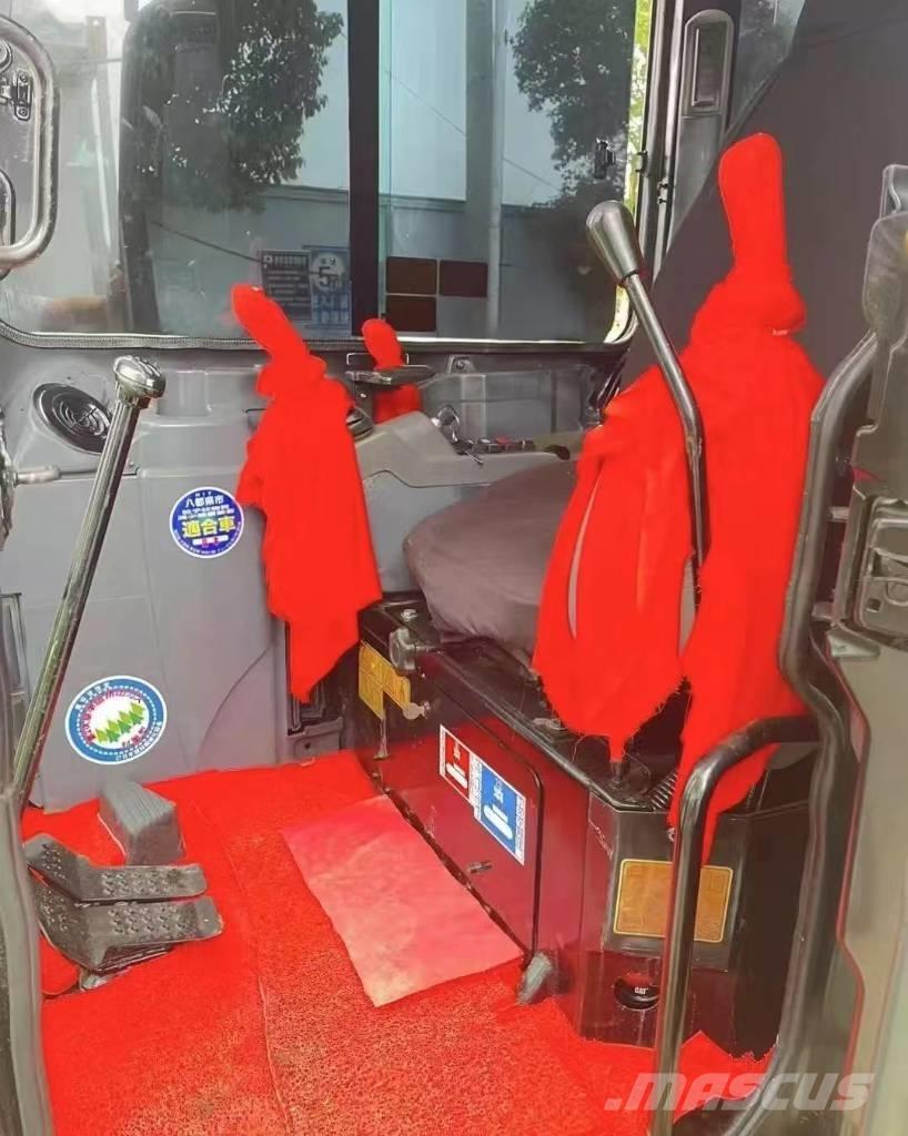 CAT 303.5 Excavatoare pe șenile
