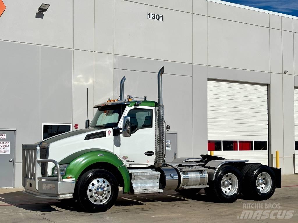 Kenworth T880 Autotractoare