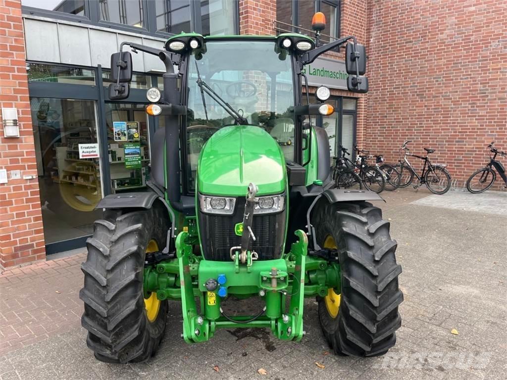 John Deere 5100R Tractoare