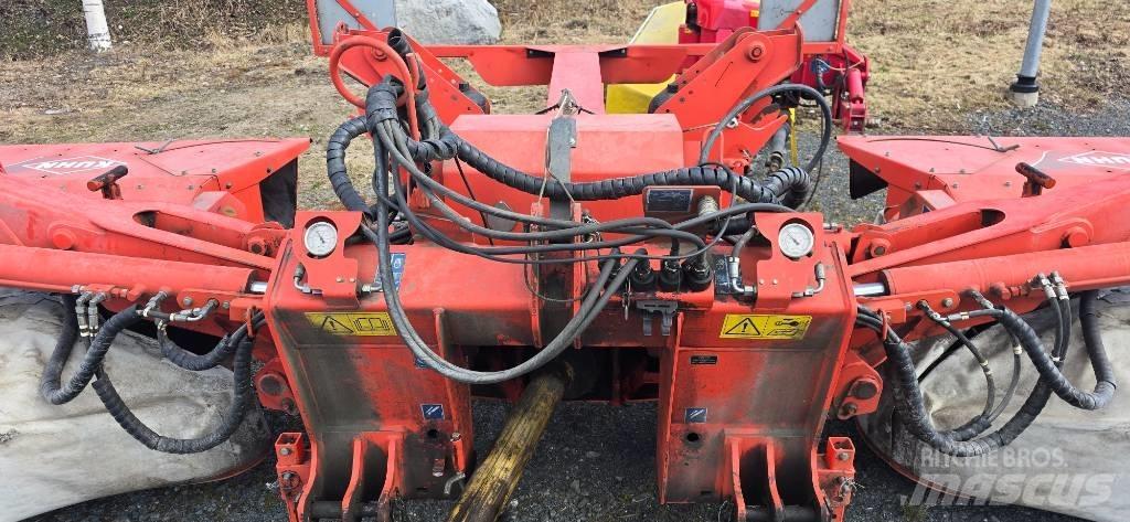 Kuhn FC 883 Cositoare de iarba cu umidificator