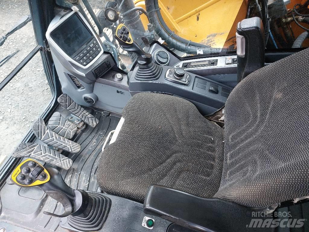 Hyundai HX 220 L Excavatoare pe șenile
