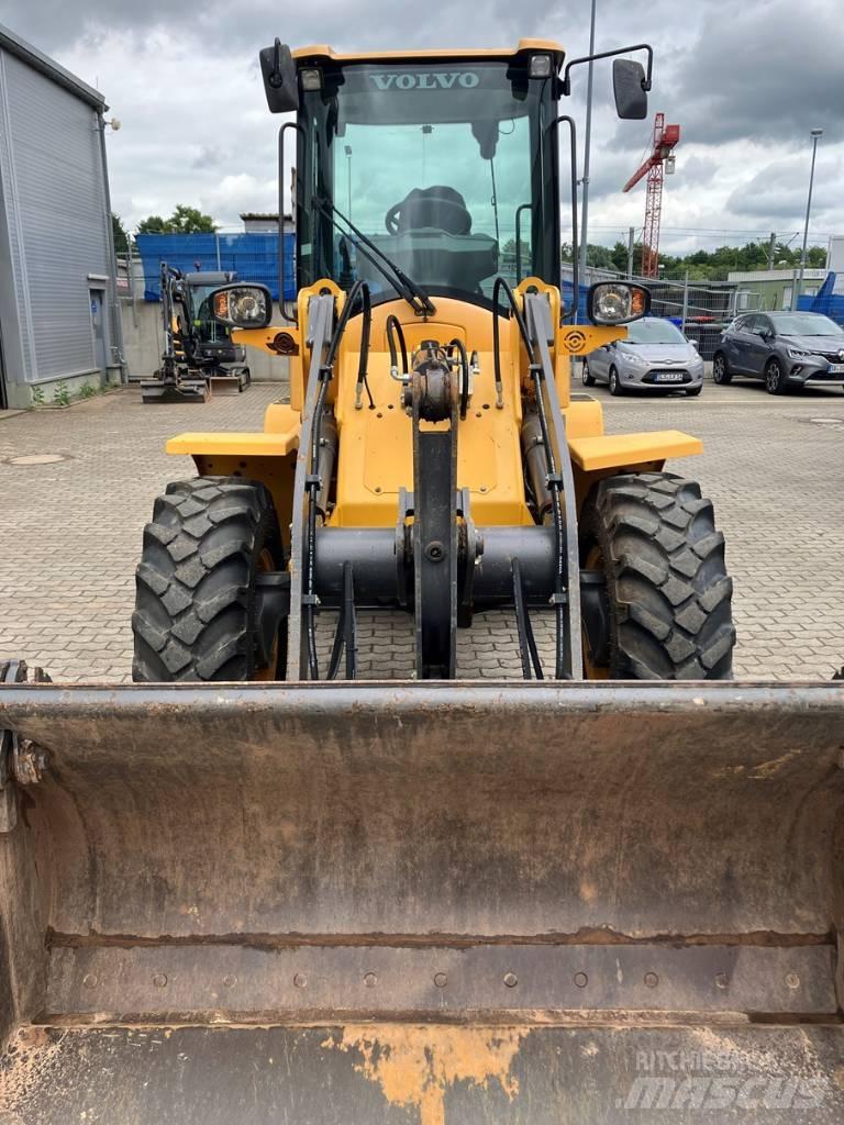 Volvo L 30 G Incarcator pe pneuri