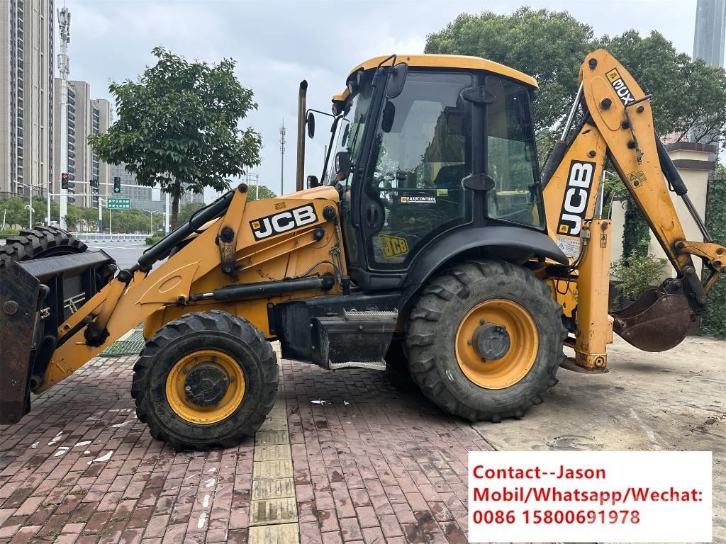 JCB 3 CX 4 T Buldoexcavatoare