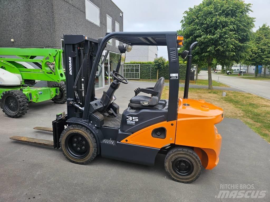 Doosan D 35 S-7 Stivuitor diesel