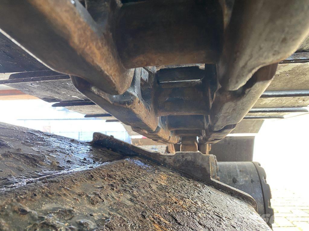 Hitachi ZX 180 LC-3 Excavatoare pe șenile
