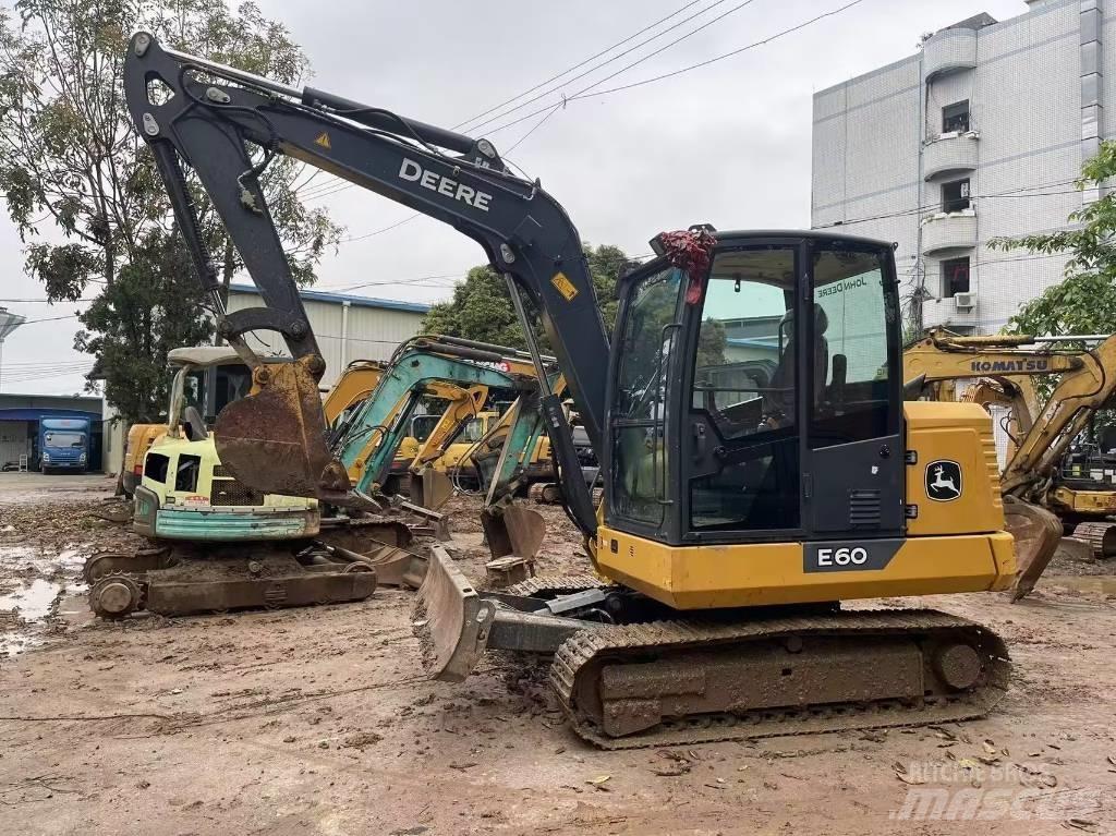 John Deere E60 Mini excavatoare < 7t