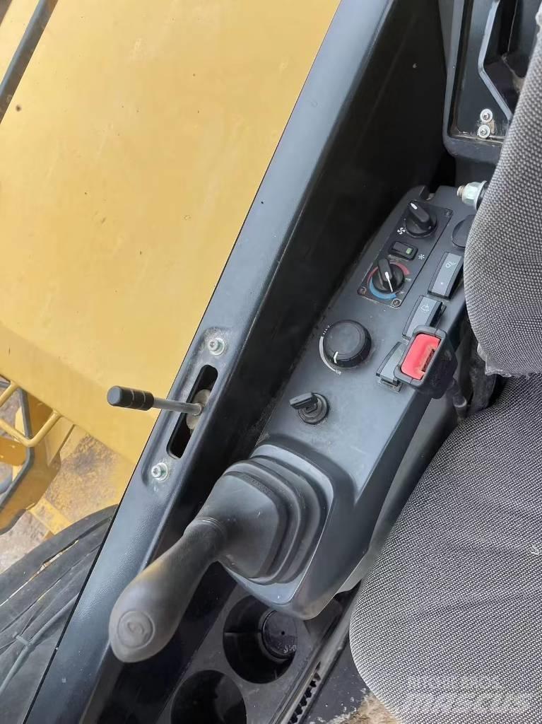 John Deere E60 Mini excavatoare < 7t