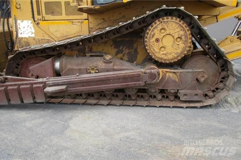 CAT D6R Buldozere pe senile