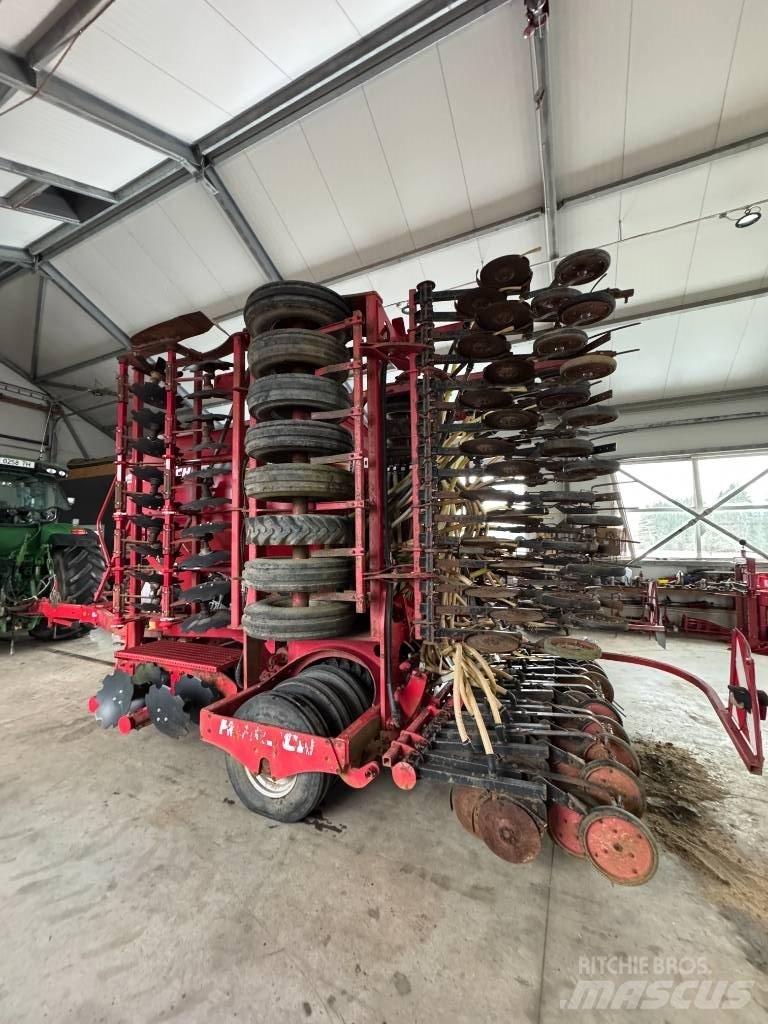 Horsch Pronto 8 DC Perforatoare