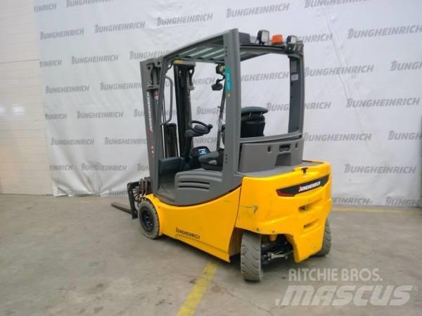 Jungheinrich EFG 320 Stivuitor electric