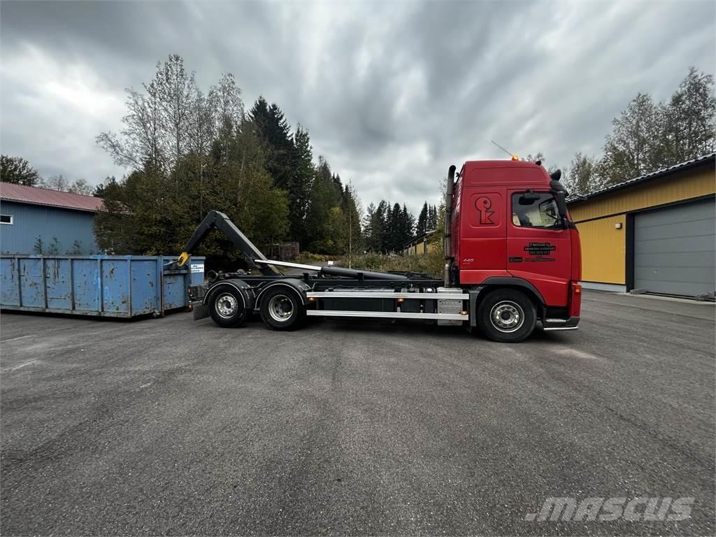 Volvo FH440 Camion cu carlig de ridicare