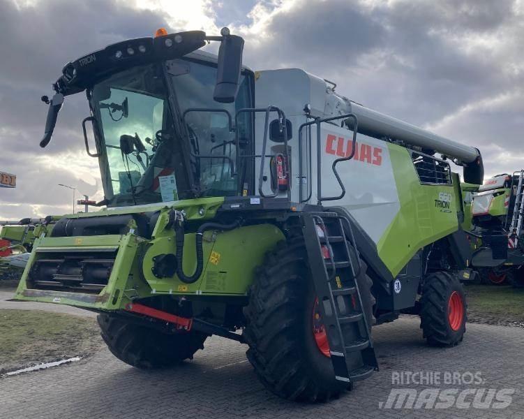 CLAAS TRION 660 Combine de secerat