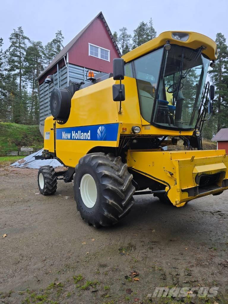 New Holland TC 5050 Combine de secerat