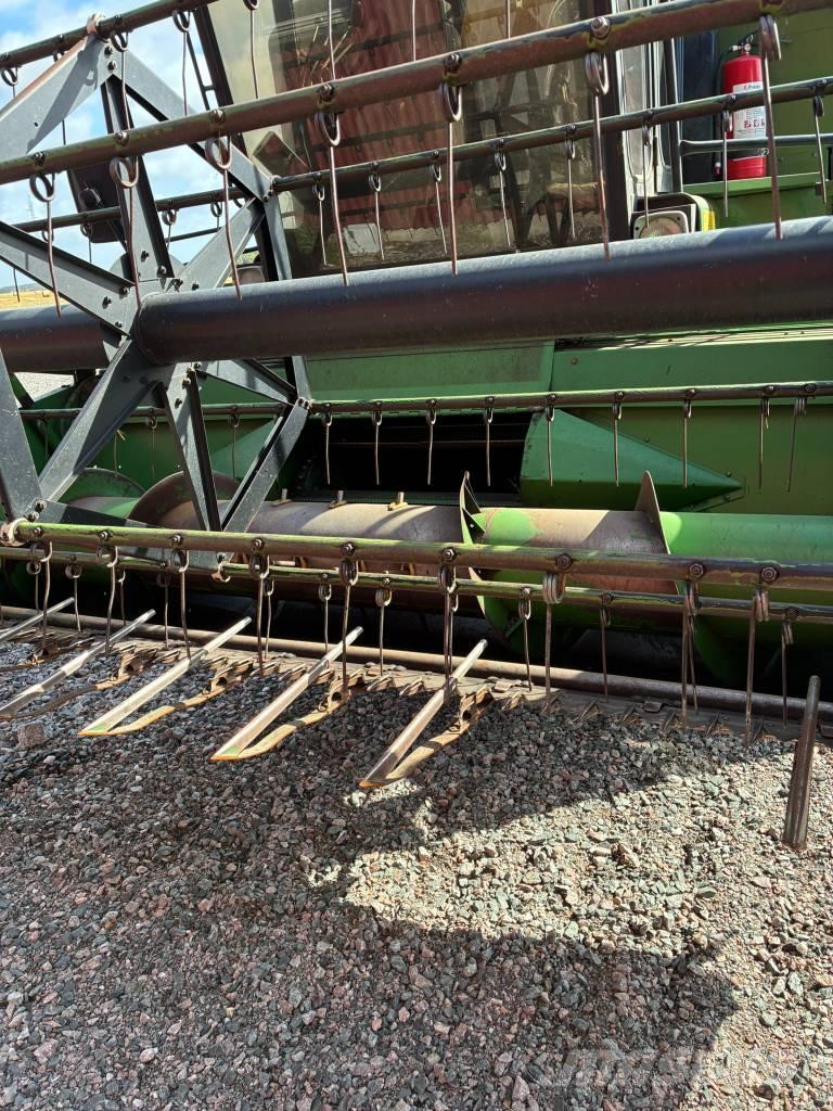 John Deere 1042 Combine de secerat