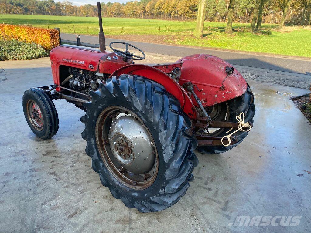 Massey Ferguson 35 Tractoare