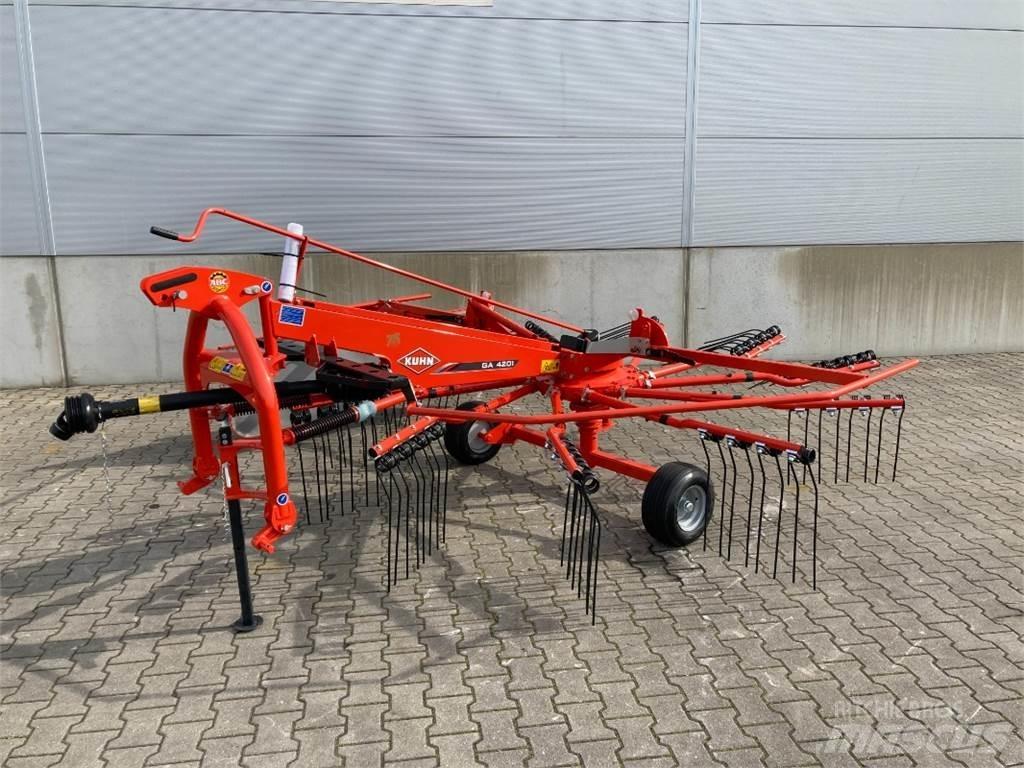 Kuhn GA 4201 Utilaj de răvăşit fân