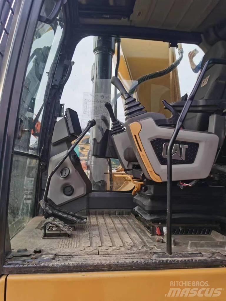 CAT 330 GC Excavatoare pe șenile
