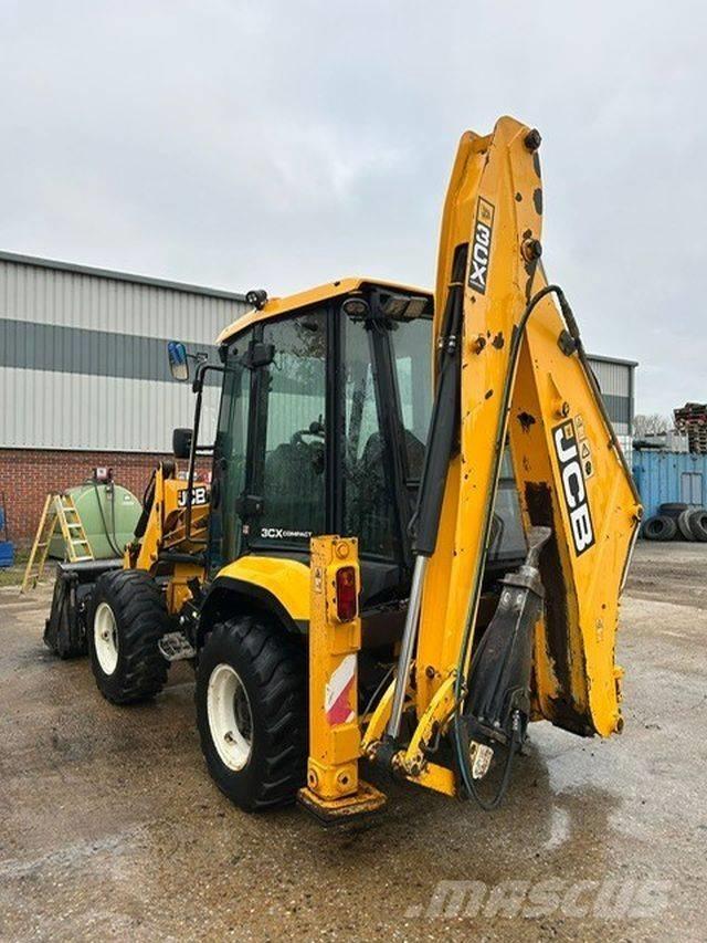 JCB 3CX Compact Buldoexcavatoare