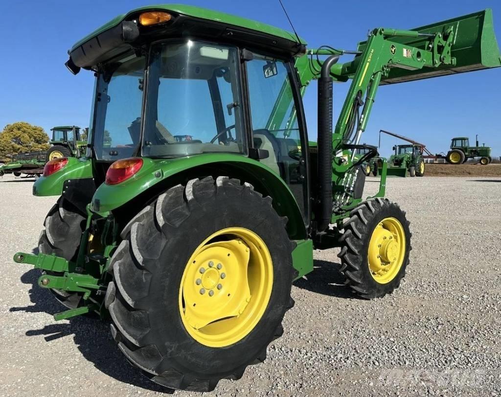 John Deere 5075 E Tractoare
