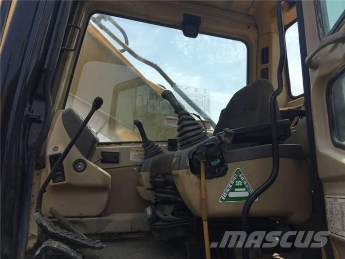 CAT 325 B Excavatoare pe șenile
