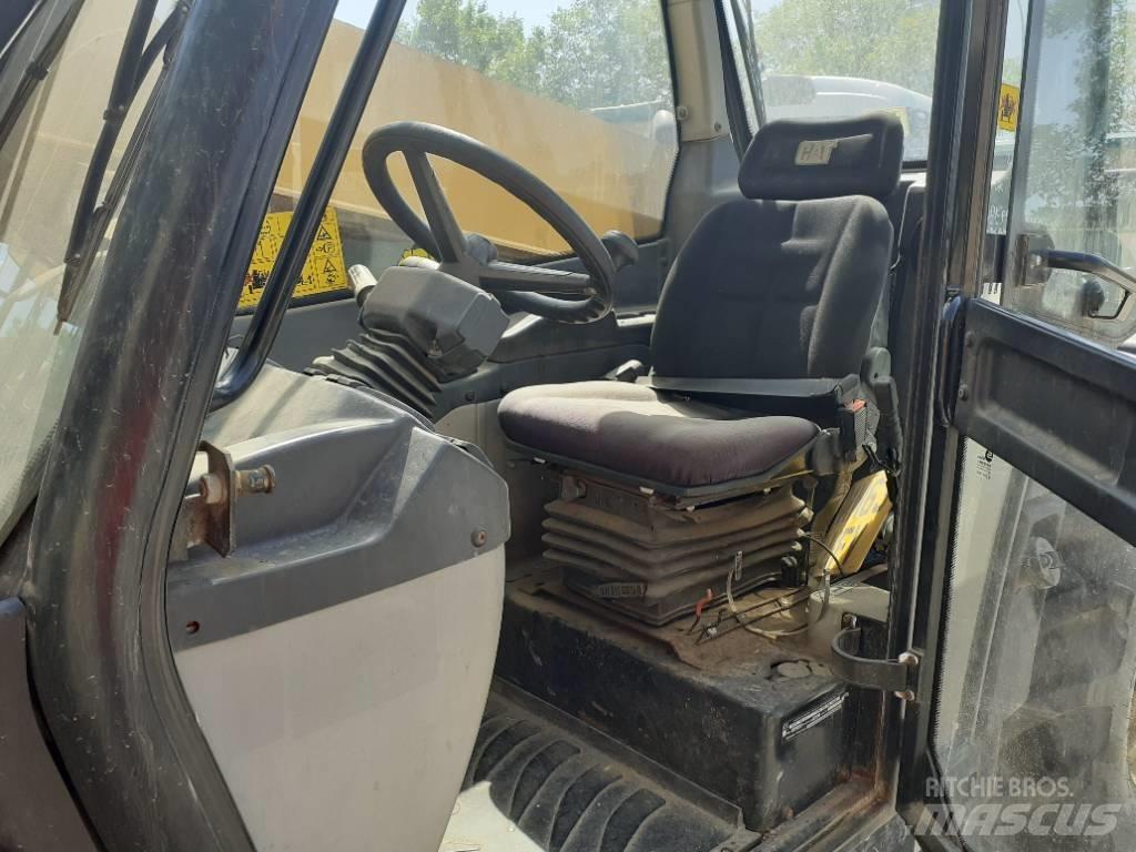 CAT TH 337 c Manipulatoare agricole
