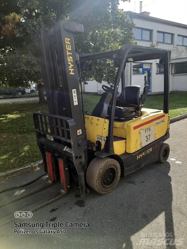 Hyster J2.5XN Stivuitor electric