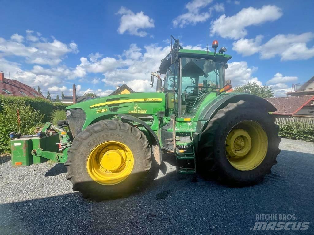 John Deere 7930 Tractoare