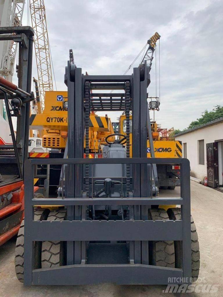 Komatsu 8 Ton Stivuitor diesel