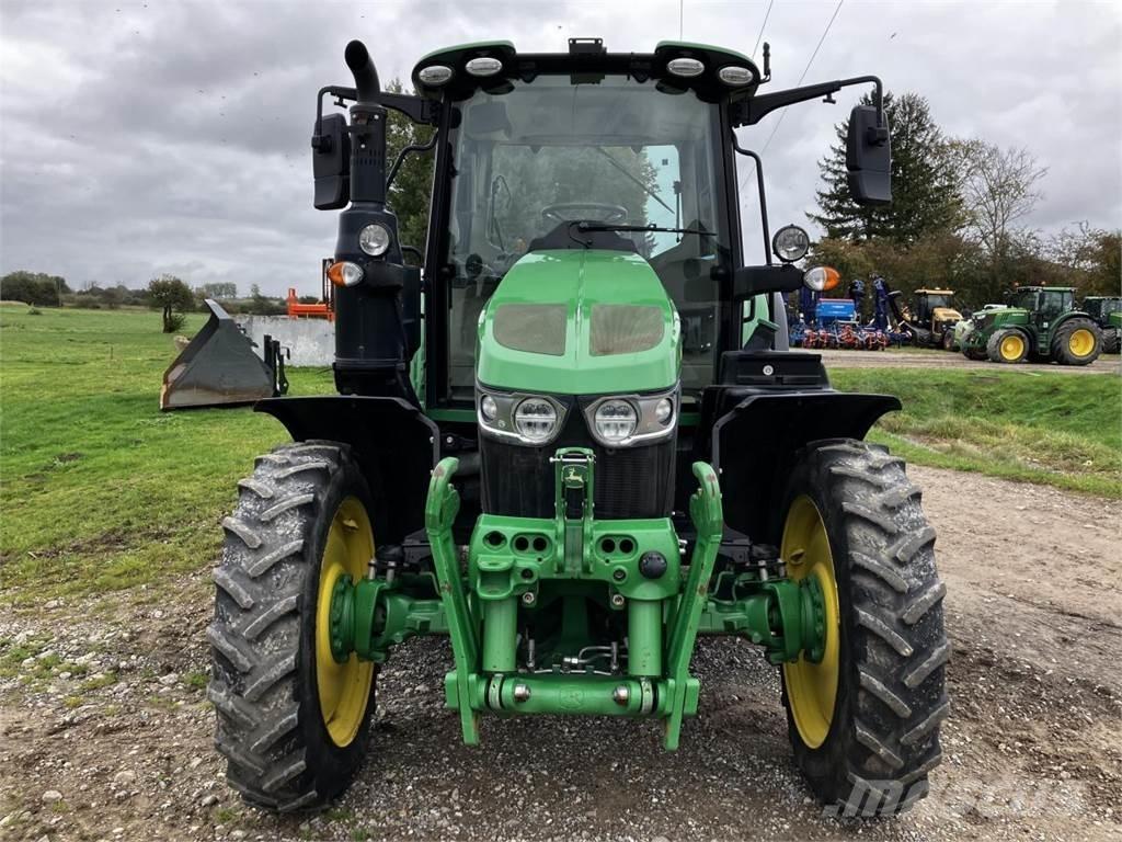 John Deere 6120M Tractoare