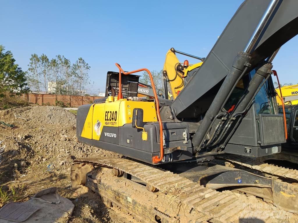 Volvo EC 240 Excavatoare pe șenile
