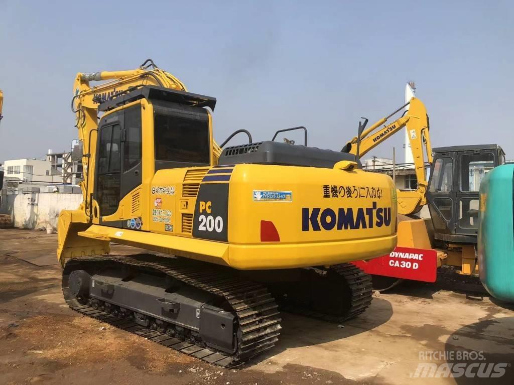 Komatsu PC200-8 Excavatoare pe șenile

