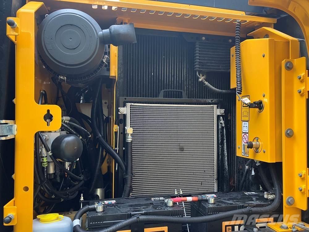 JCB JS145W Excavatoare cu roti