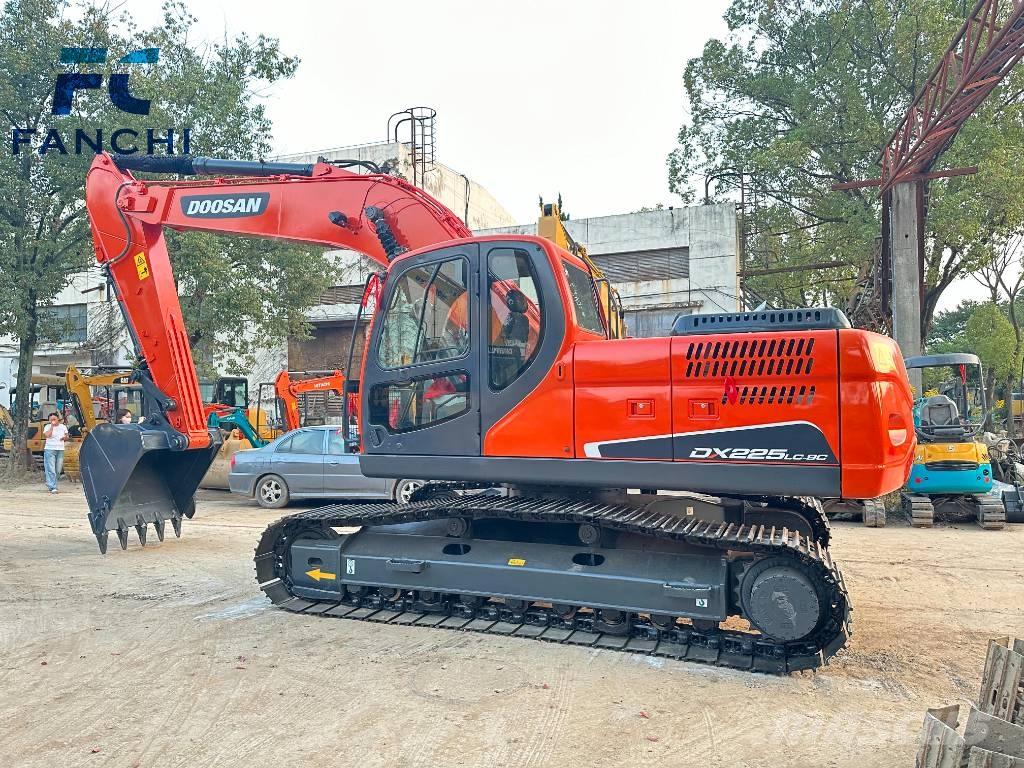 Doosan DX 225 LC Excavatoare pe șenile
