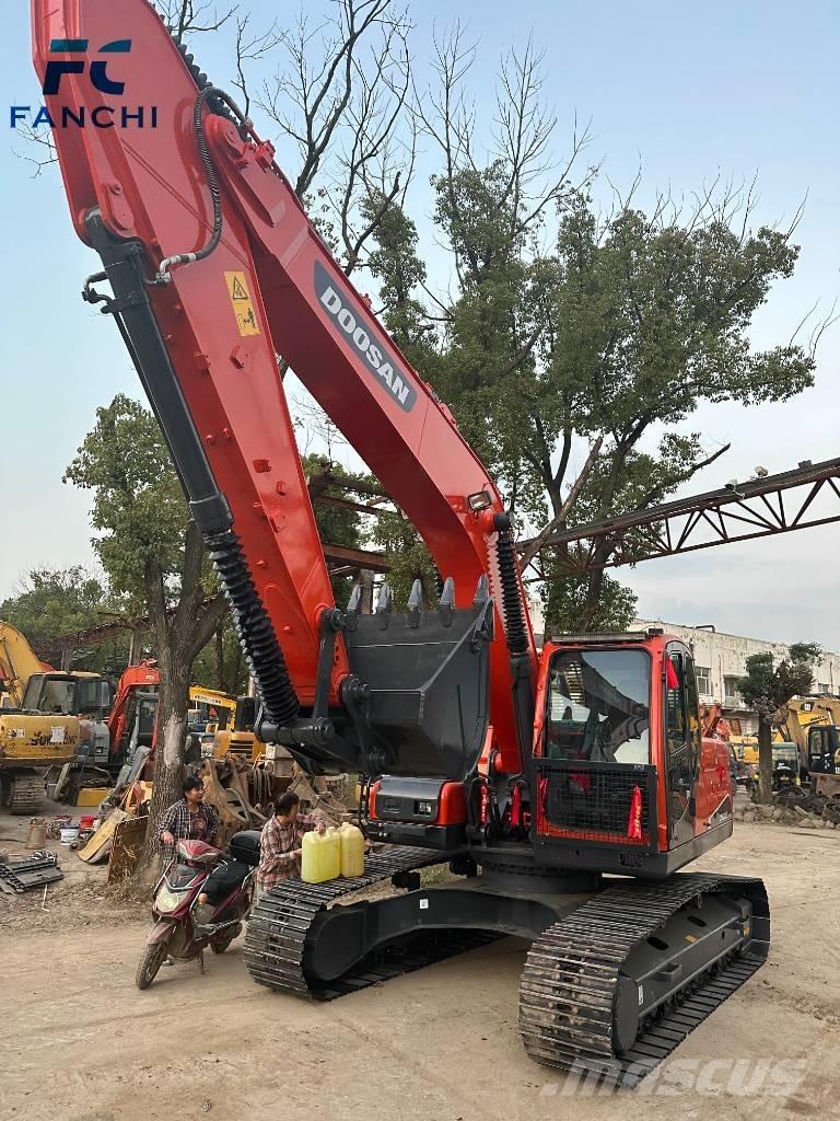 Doosan DX 225 LC Excavatoare pe șenile

