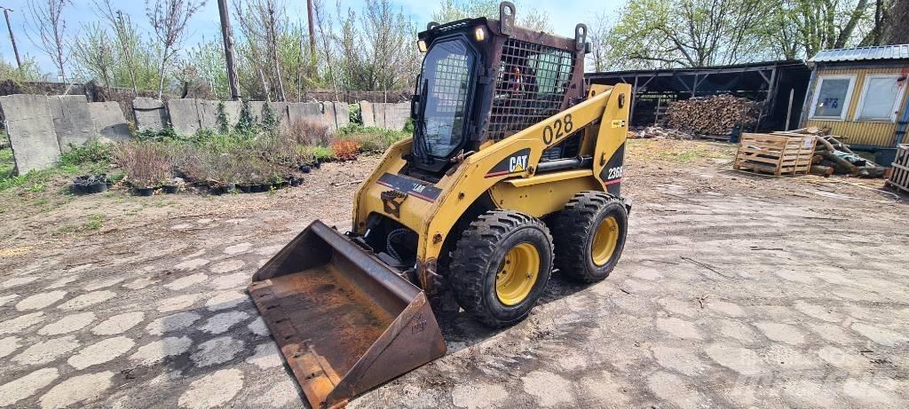 CAT 236 B Mini incarcatoare