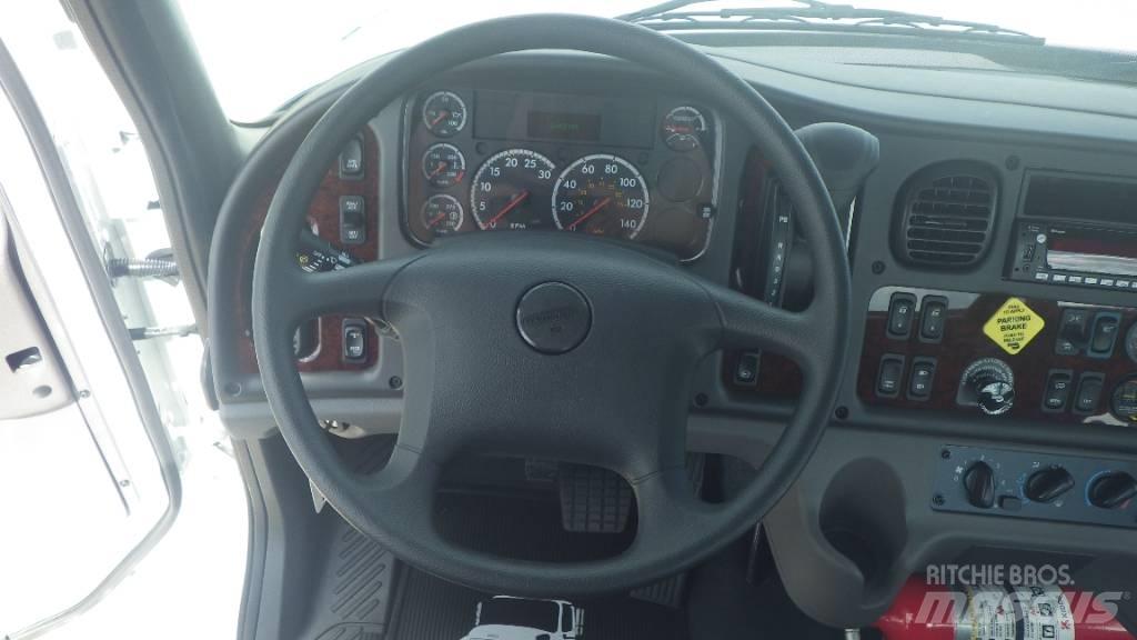Freightliner M2106 Camion cabina sasiu