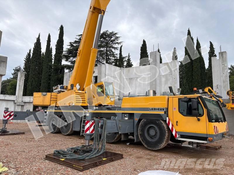 Liebherr LTM1200-5.1 Macara pentru orice teren