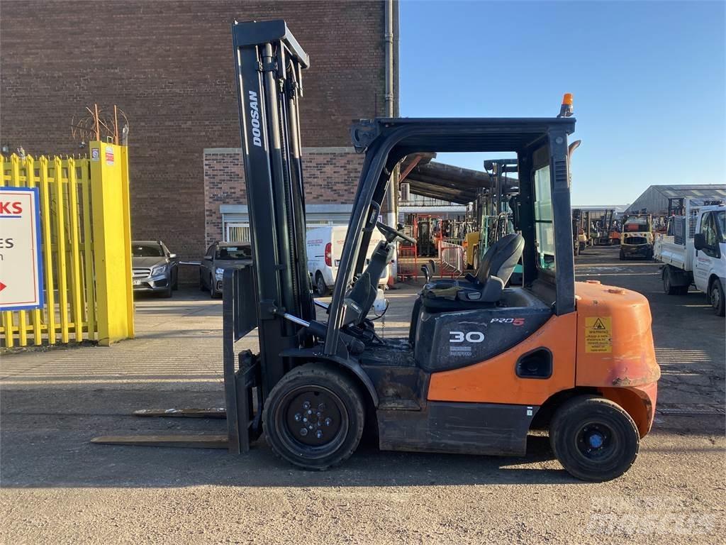 Doosan D30S-5 Stivuitor diesel