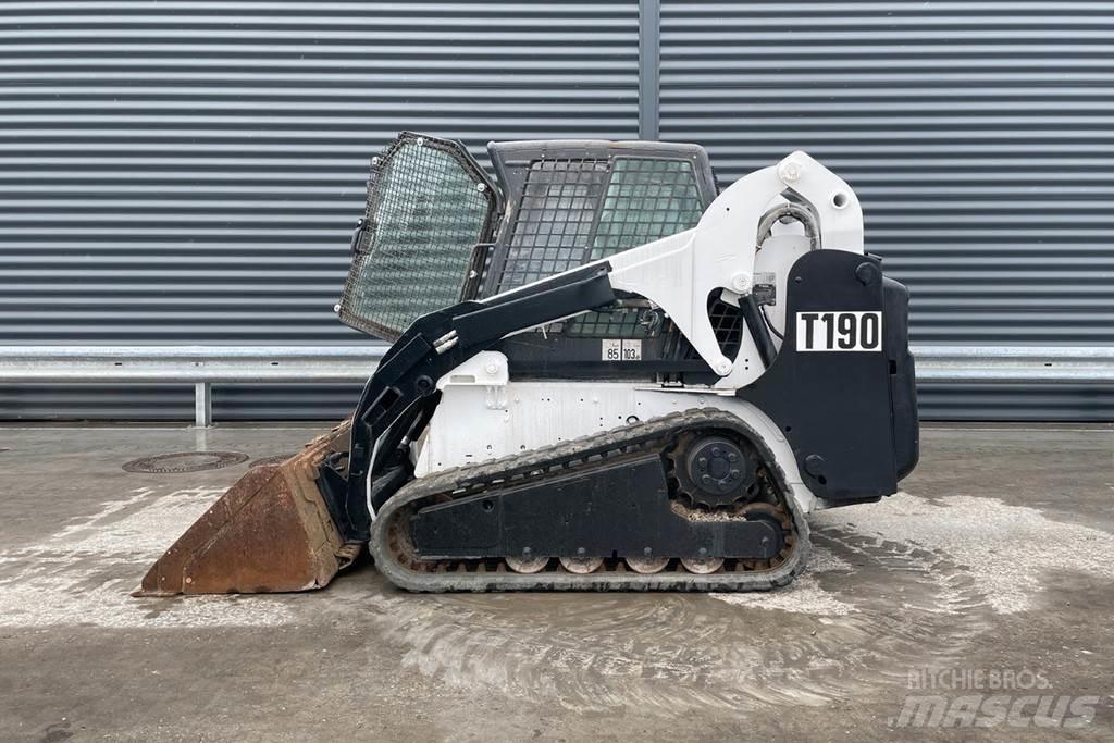Bobcat T190 Utilaje de manevrarea a bustenilor