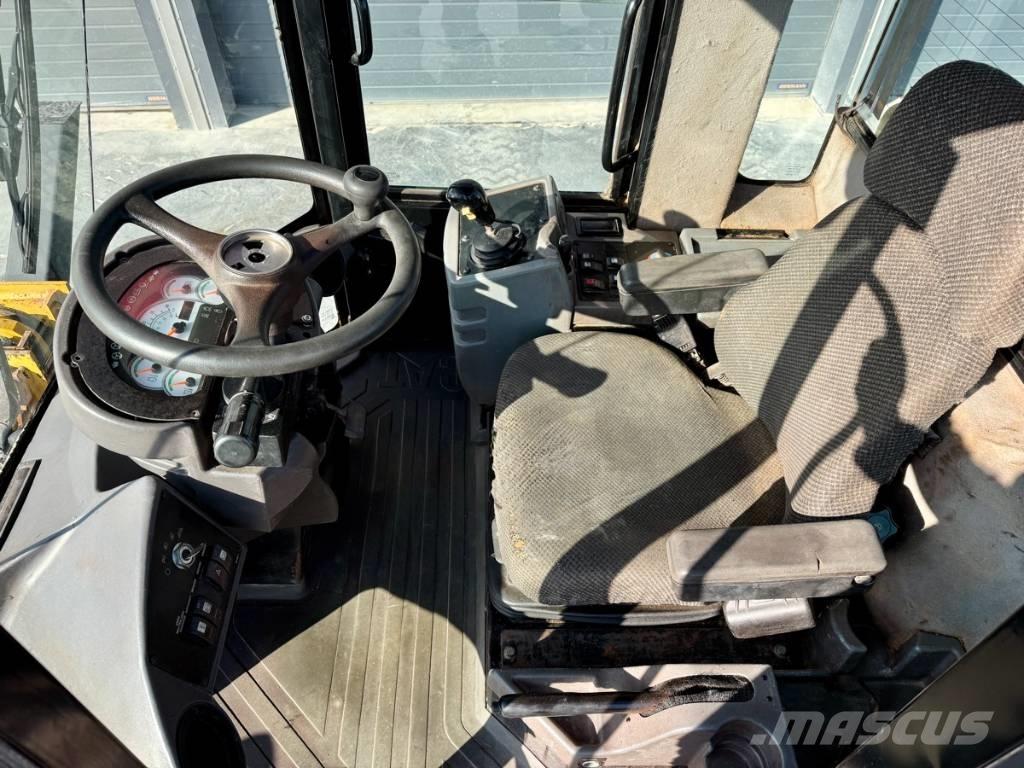 CAT 924 G Incarcator pe pneuri