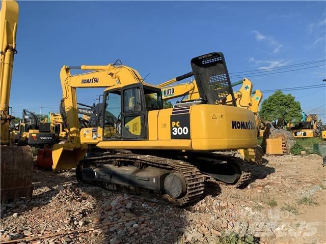 Komatsu PC300-7 Excavatoare pe șenile
