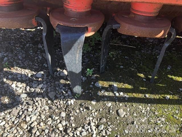 Kuhn HR 4030 Grapa si pluguri rotative