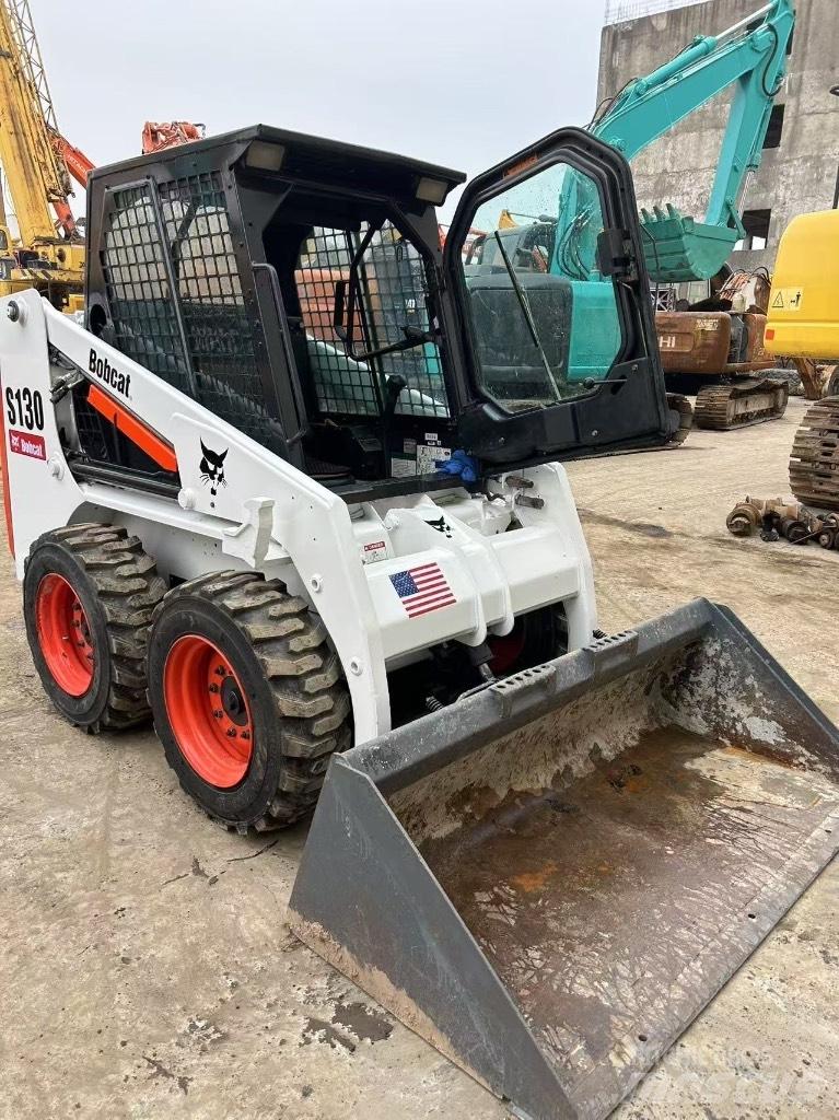 Bobcat S 130 Mini incarcator