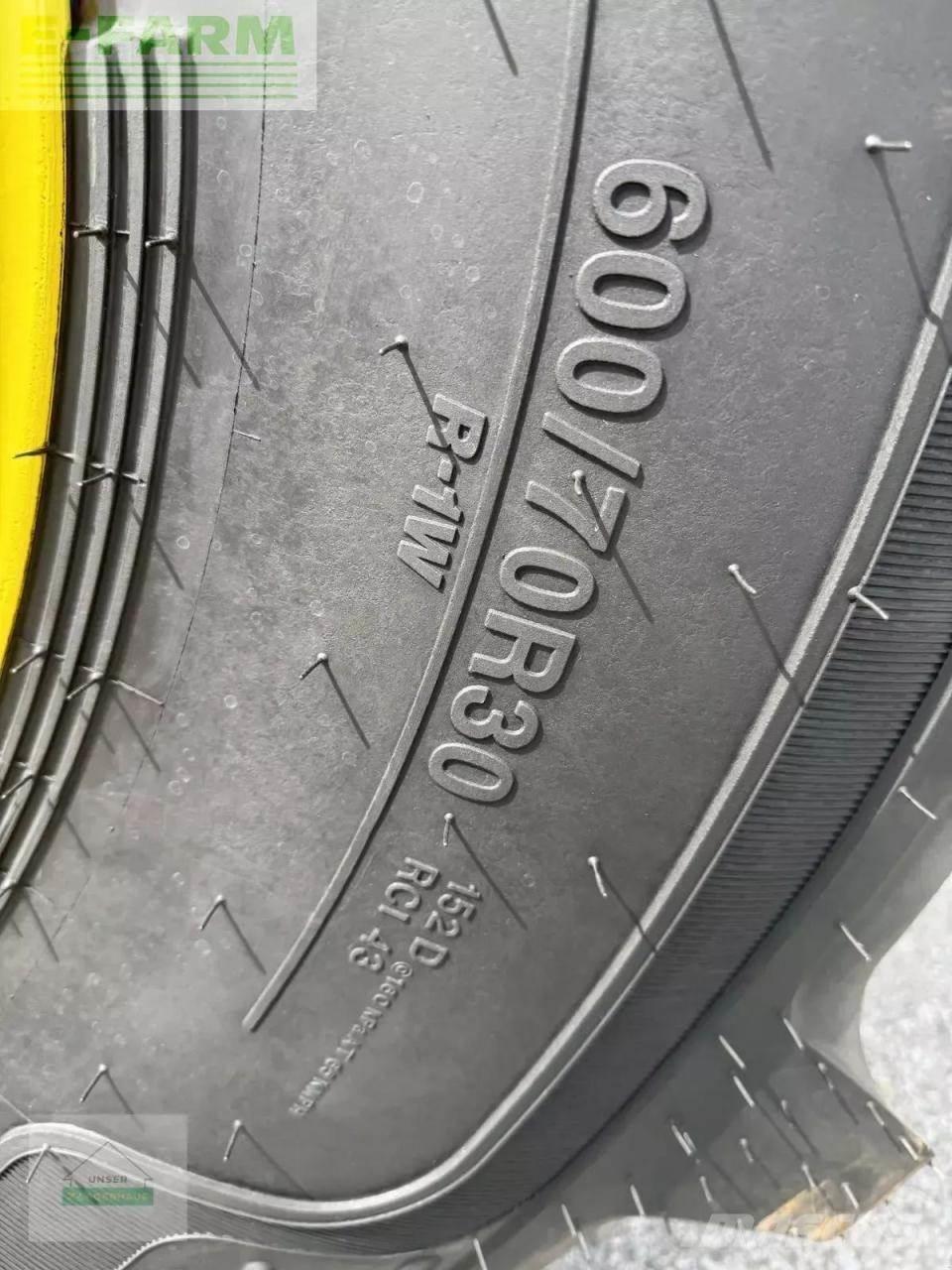 John Deere 7920 Tractoare