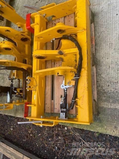 JCB QFIT HEADSTOCK Alte masini si accesorii pentru încarcat si sapaturi