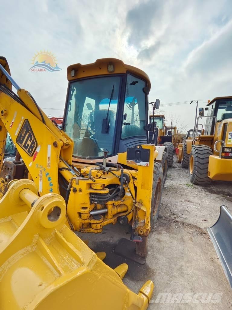 JCB 4CX Buldoexcavatoare