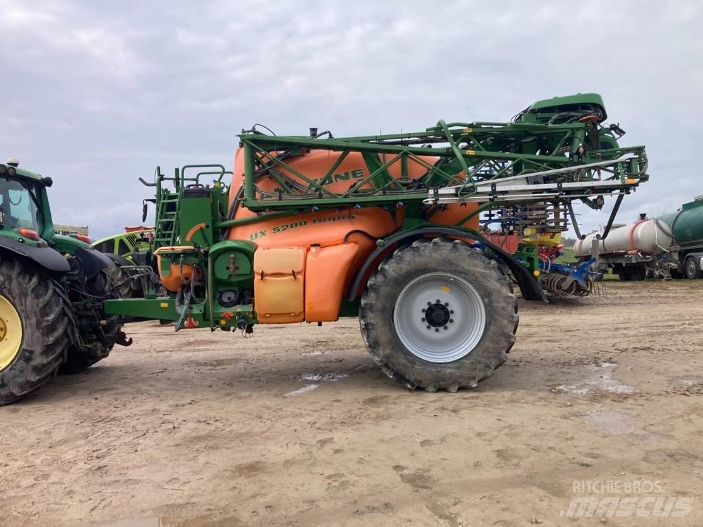 Amazone UX 5200 Tractoare agricole sprayers