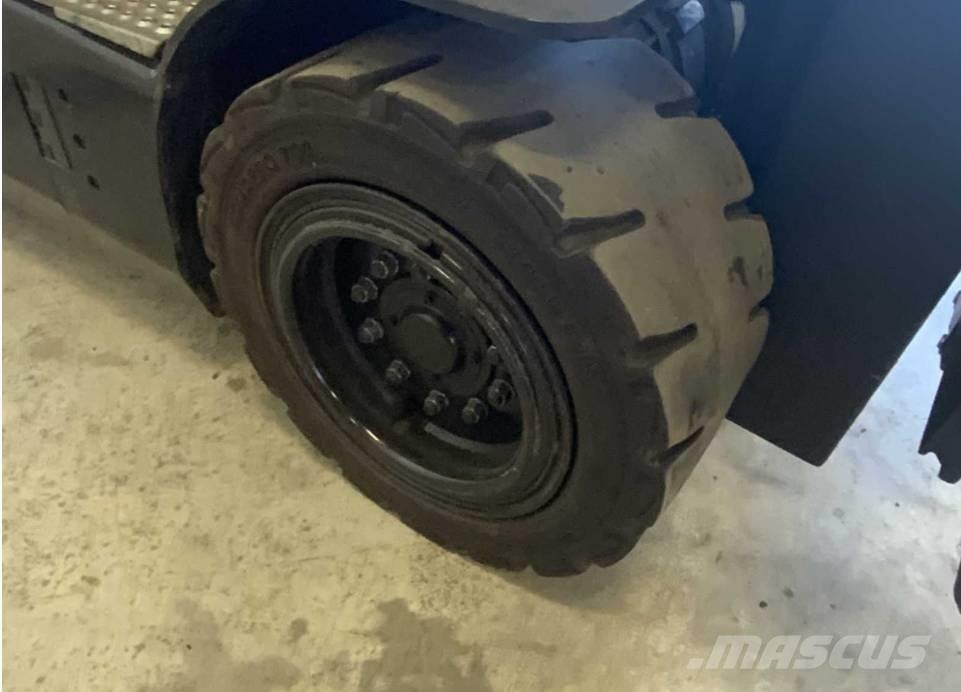 Doosan B 25 X-7 Stivuitor electric